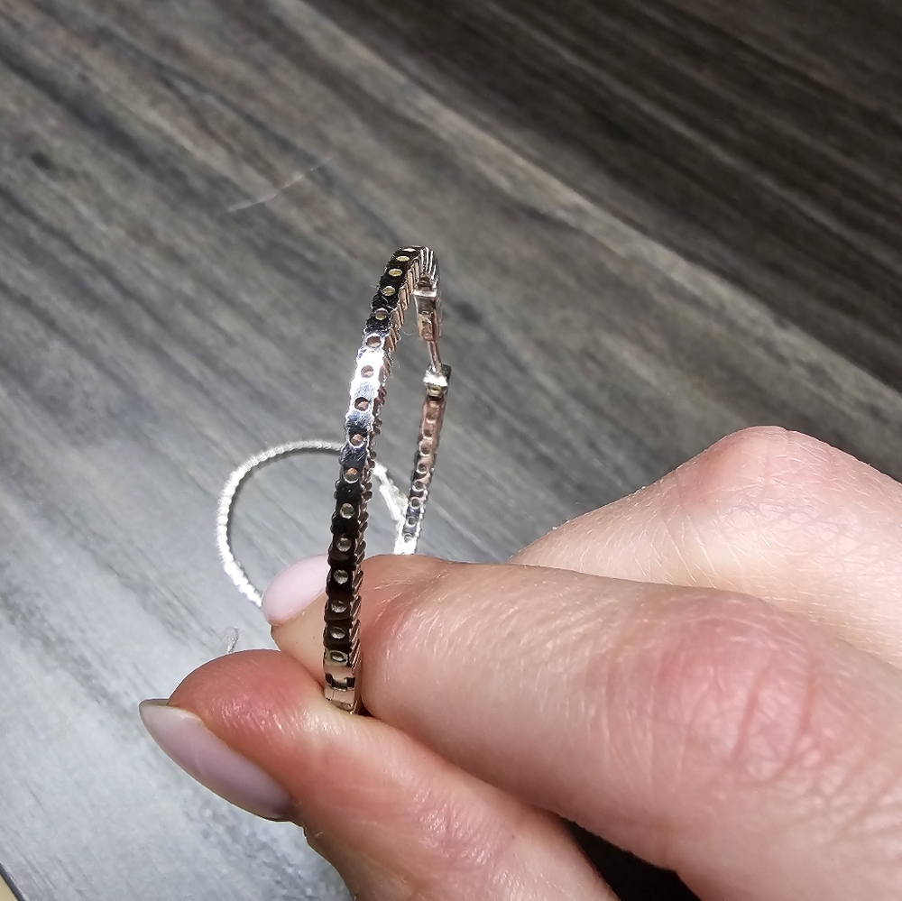 Hoop earring - Picture 2 of 3